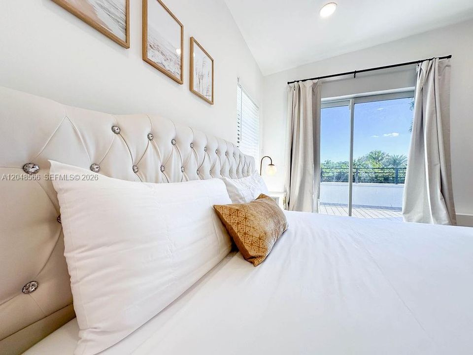 For Sale: $1,250,000 (4 beds, 3 baths, 2304 Square Feet)