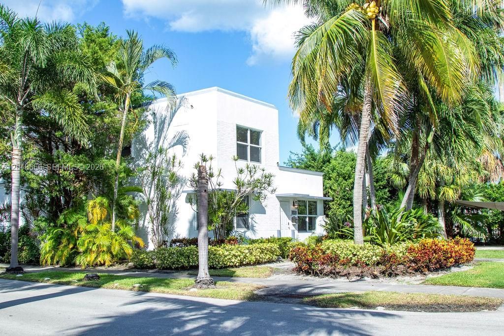 For Sale: $1,250,000 (4 beds, 3 baths, 2304 Square Feet)