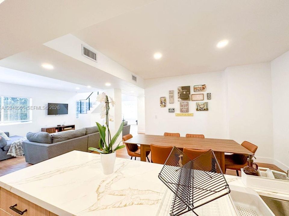 For Sale: $1,250,000 (4 beds, 3 baths, 2304 Square Feet)