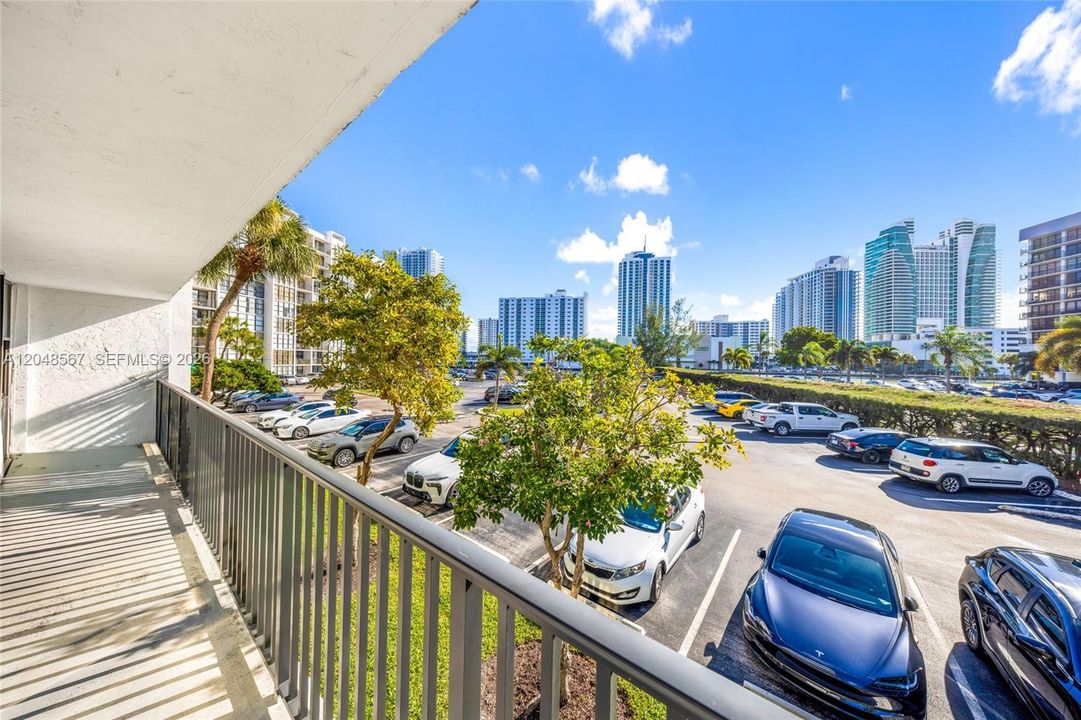 For Rent: $2,750 (2 beds, 2 baths, 1430 Square Feet)