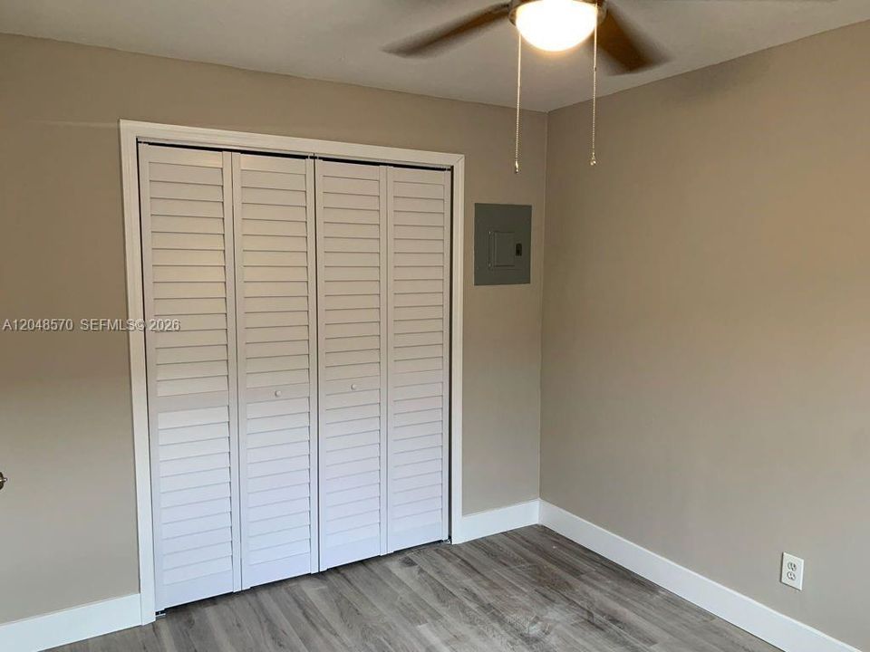 For Rent: $2,000 (2 beds, 1 baths, 805 Square Feet)