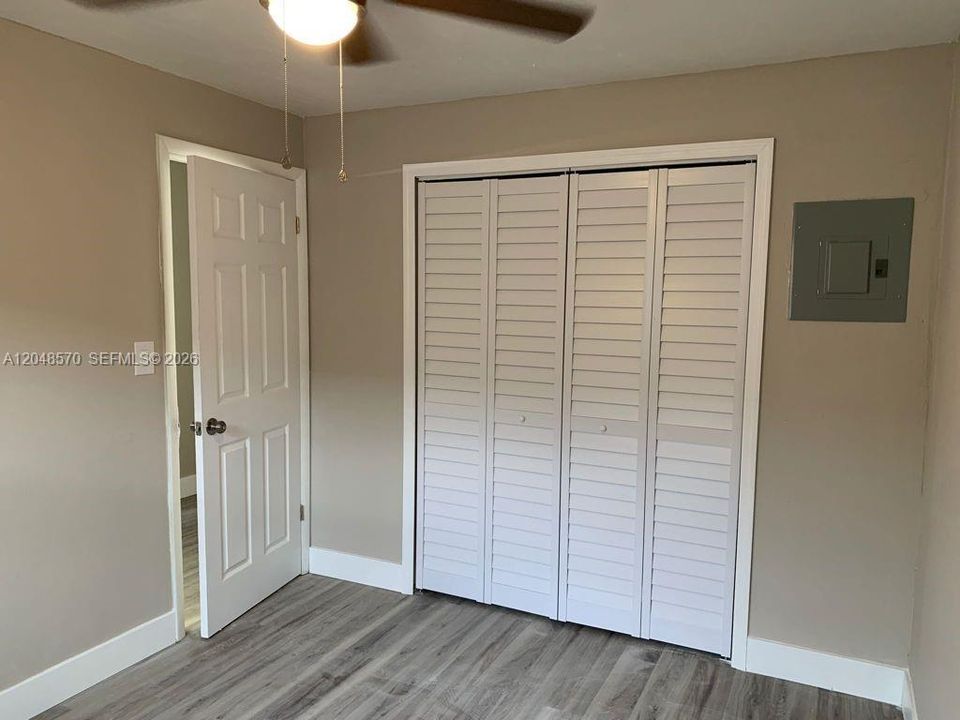 For Rent: $2,000 (2 beds, 1 baths, 805 Square Feet)