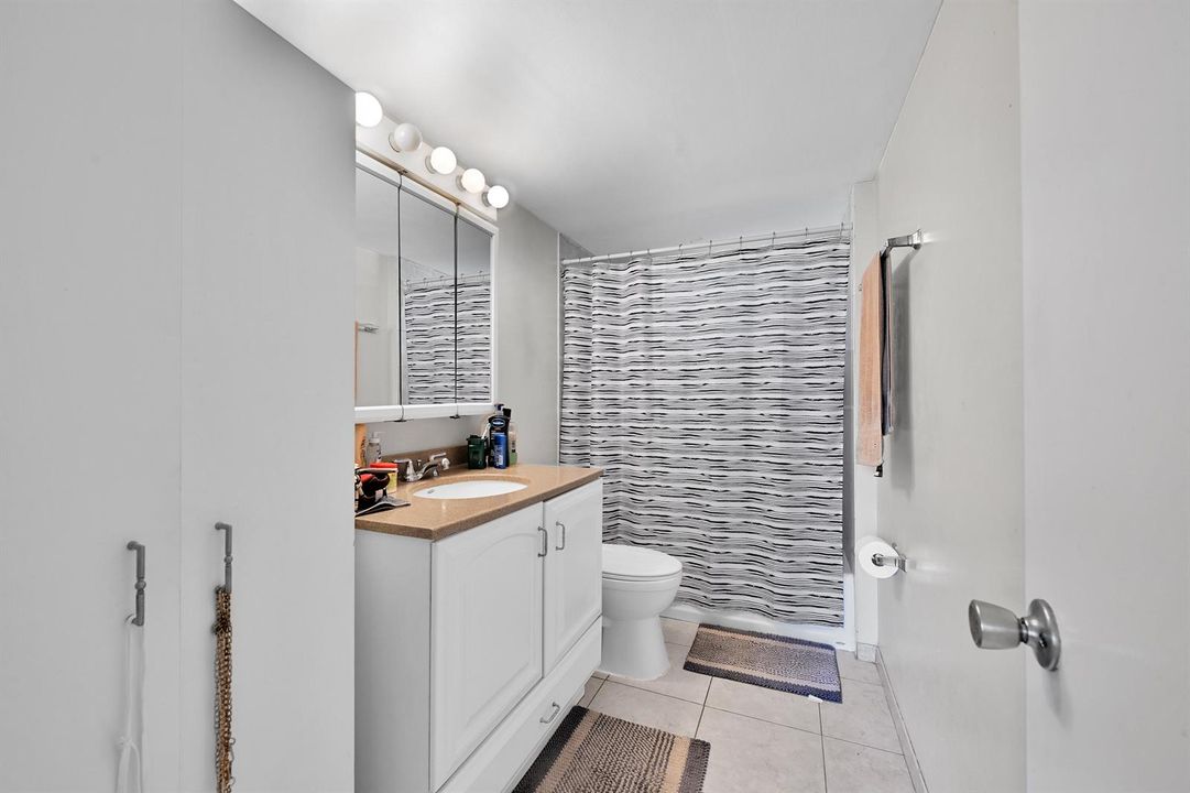 103 Royal Park Dr 00011