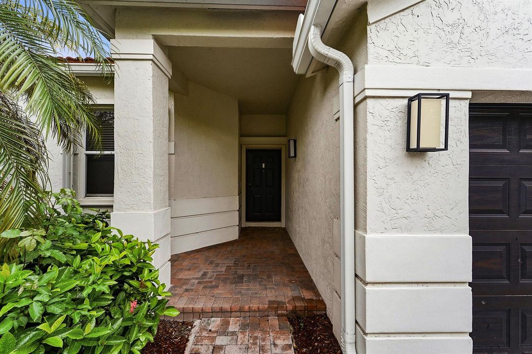 04_exterior entry