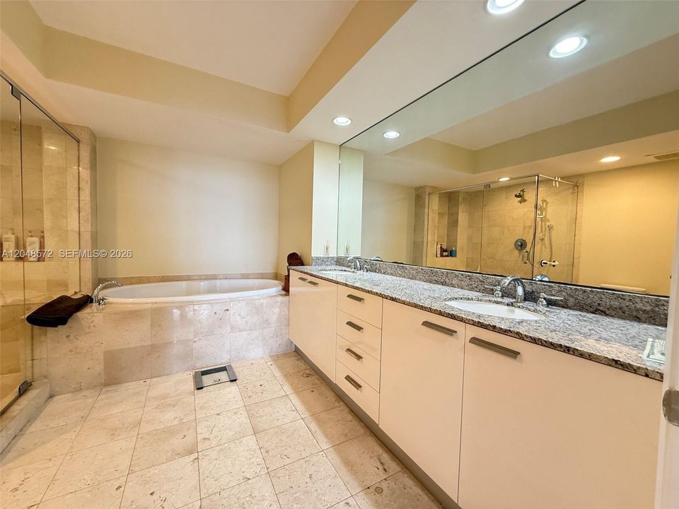 For Rent: $6,700 (3 beds, 3 baths, 1841 Square Feet)