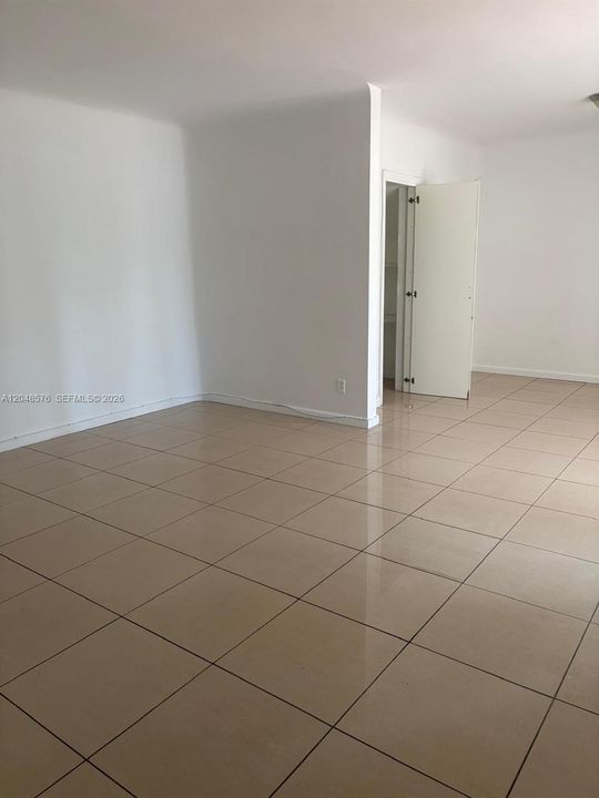 For Rent: $2,400 (2 beds, 2 baths, 5097 Square Feet)