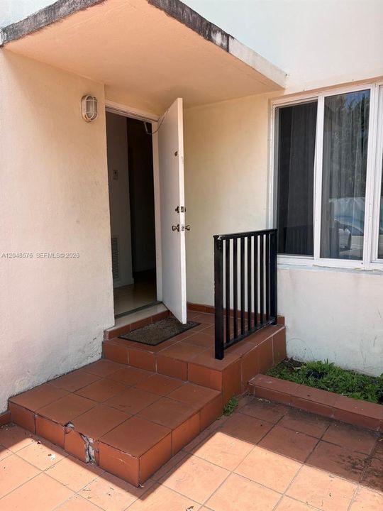 For Rent: $2,400 (2 beds, 2 baths, 5097 Square Feet)