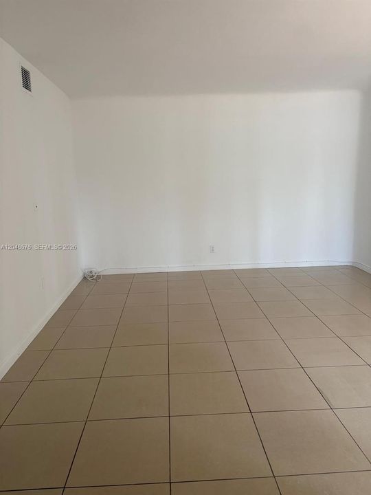 For Rent: $2,400 (2 beds, 2 baths, 5097 Square Feet)