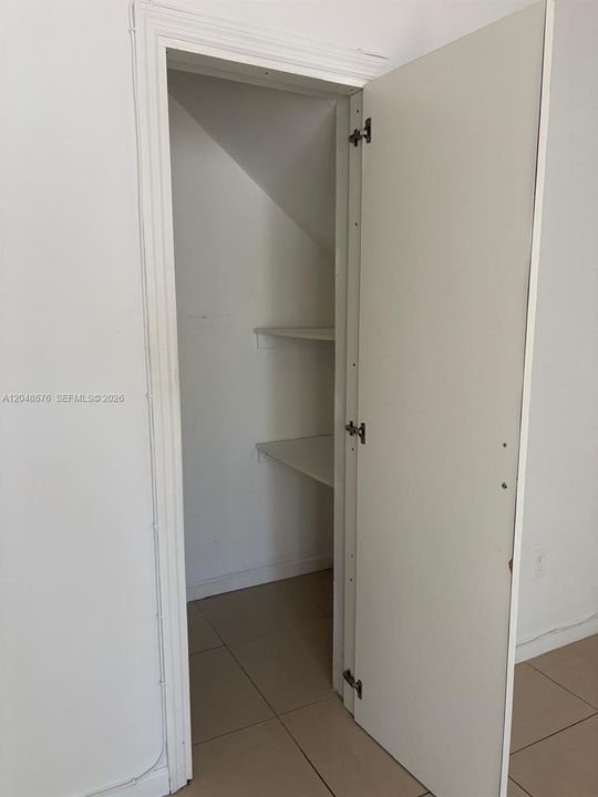 For Rent: $2,400 (2 beds, 2 baths, 5097 Square Feet)
