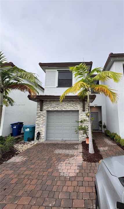 For Rent: $3,200 (3 beds, 2 baths, 1772 Square Feet)