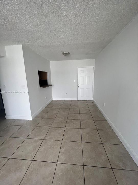 For Rent: $2,200 (2 beds, 2 baths, 870 Square Feet)