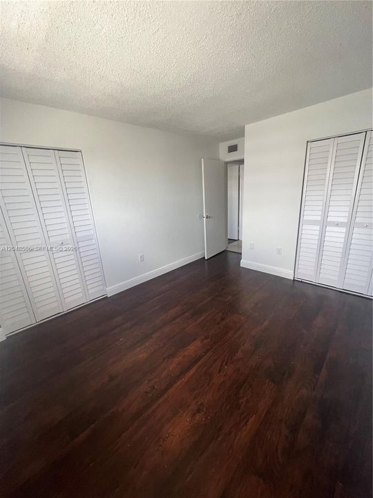 For Rent: $2,200 (2 beds, 2 baths, 870 Square Feet)