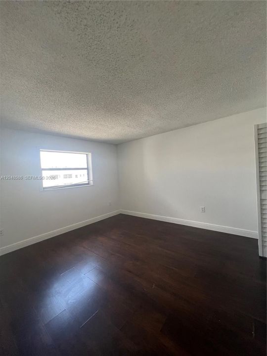 For Rent: $2,200 (2 beds, 2 baths, 870 Square Feet)