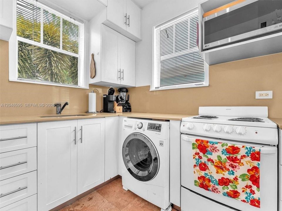 В аренду: $2,600 (2 спален, 1 ванн, 540 Квадратных фут)