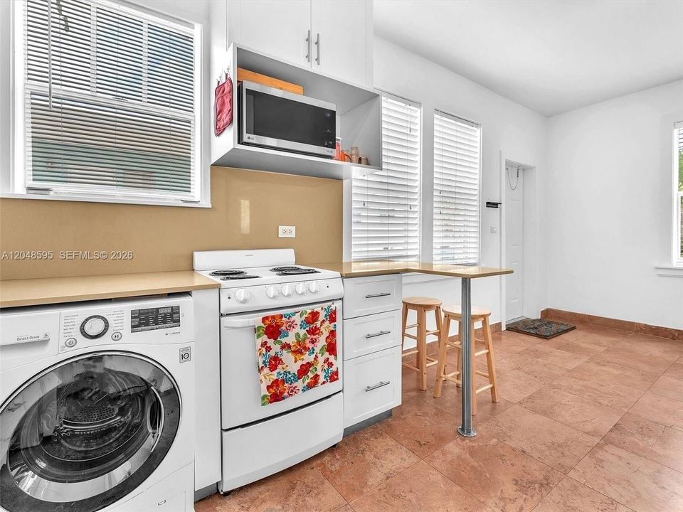 В аренду: $2,600 (2 спален, 1 ванн, 540 Квадратных фут)
