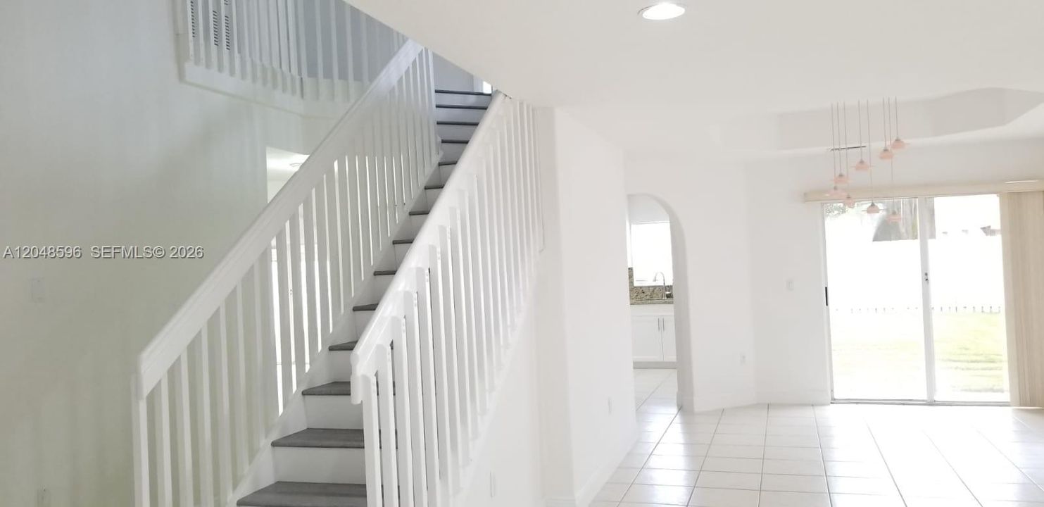 For Rent: $4,400 (4 beds, 2 baths, 2586 Square Feet)