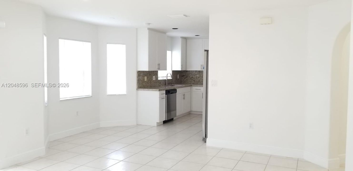 For Rent: $4,400 (4 beds, 2 baths, 2586 Square Feet)