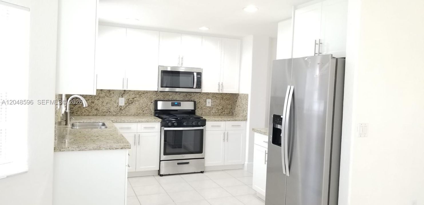 For Rent: $4,400 (4 beds, 2 baths, 2586 Square Feet)