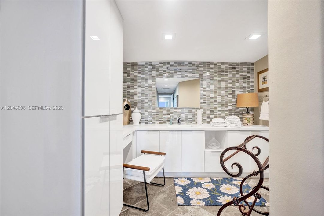 For Rent: $6,000 (2 beds, 2 baths, 1285 Square Feet)