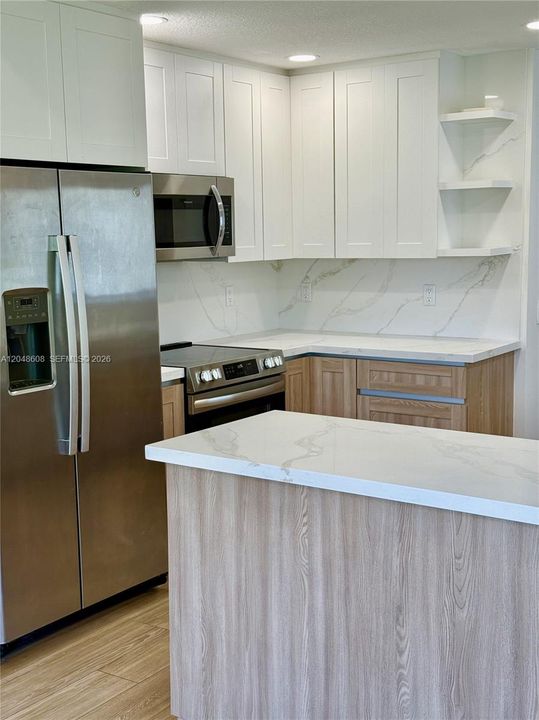 For Sale: $599,900 (2 beds, 2 baths, 1256 Square Feet)