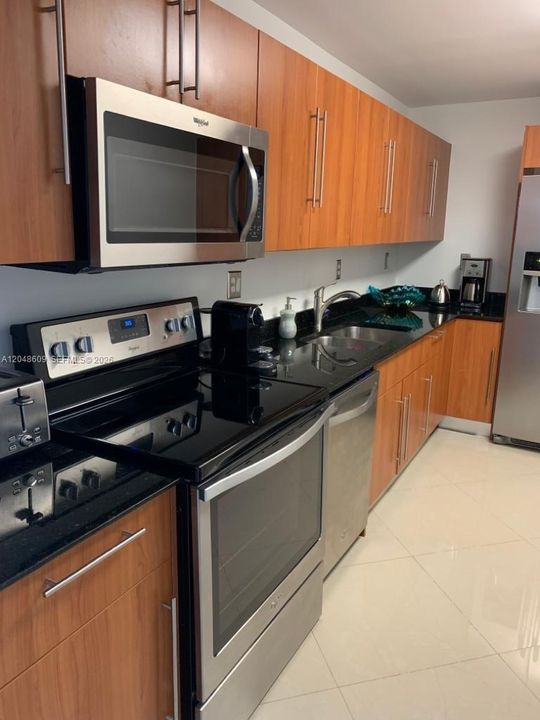 For Sale: $649,000 (1 beds, 2 baths, 1113 Square Feet)