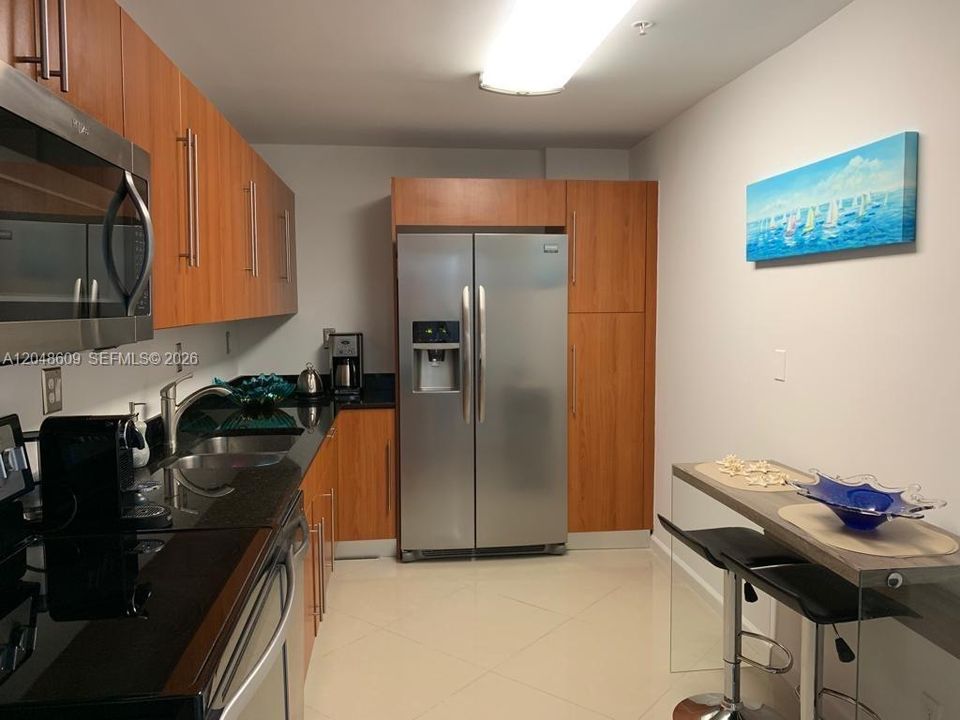 For Sale: $649,000 (1 beds, 2 baths, 1113 Square Feet)