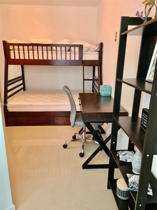 For Sale: $649,000 (1 beds, 2 baths, 1113 Square Feet)