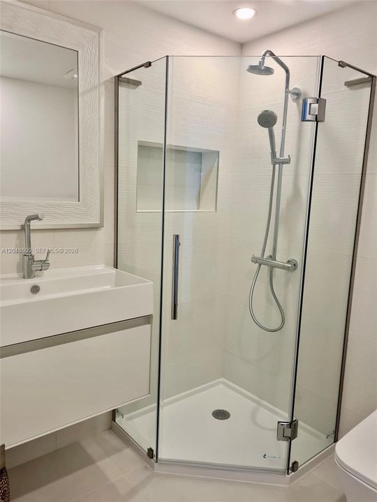 For Sale: $649,000 (1 beds, 2 baths, 1113 Square Feet)