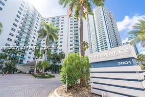 For Sale: $649,000 (1 beds, 2 baths, 1113 Square Feet)