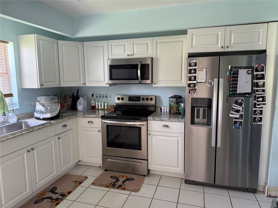 For Sale: $349,500 (2 beds, 2 baths, 1171 Square Feet)