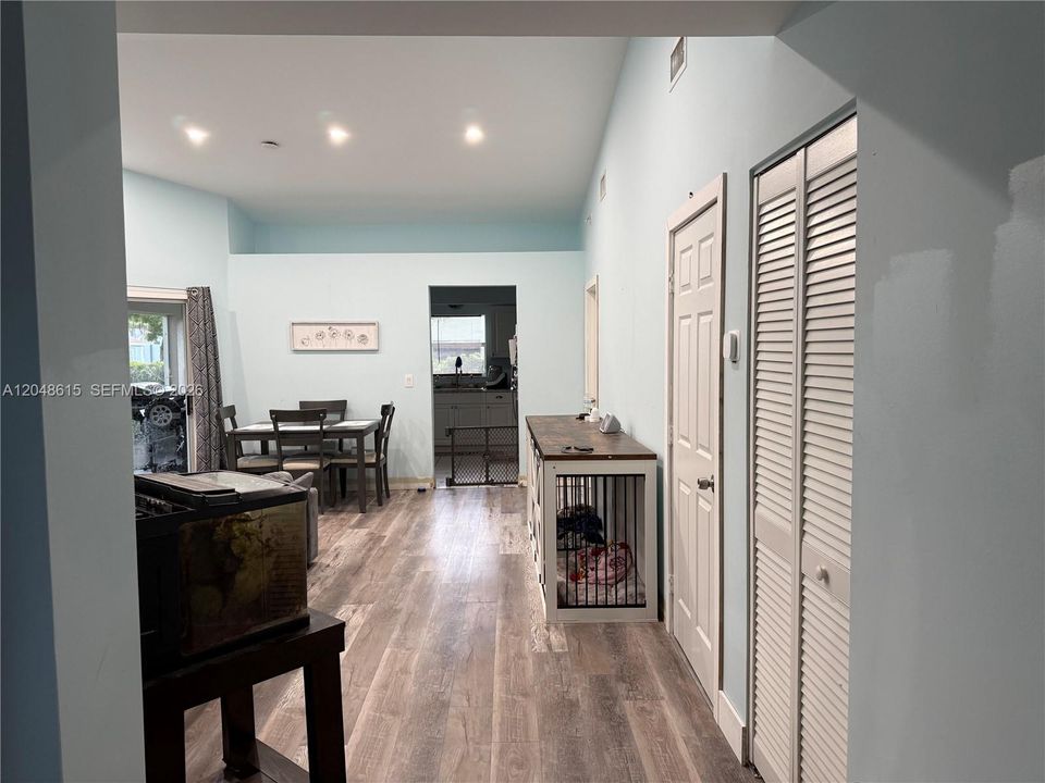 For Sale: $349,500 (2 beds, 2 baths, 1171 Square Feet)