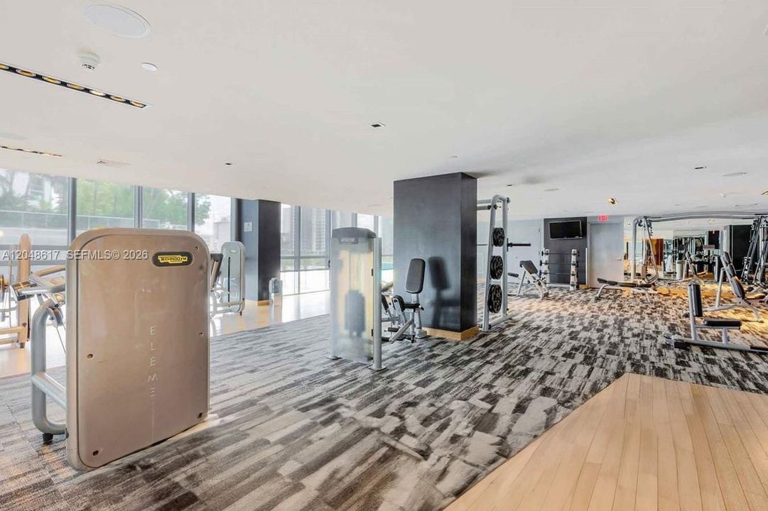 Active With Contract: $6,100 (3 beds, 3 baths, 1450 Square Feet)