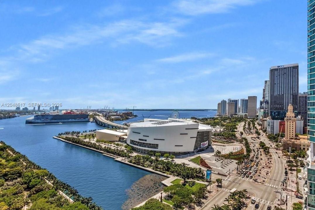 Active With Contract: $6,100 (3 beds, 3 baths, 1450 Square Feet)