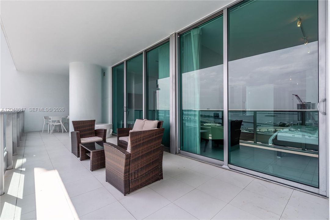 Active With Contract: $6,100 (3 beds, 3 baths, 1450 Square Feet)