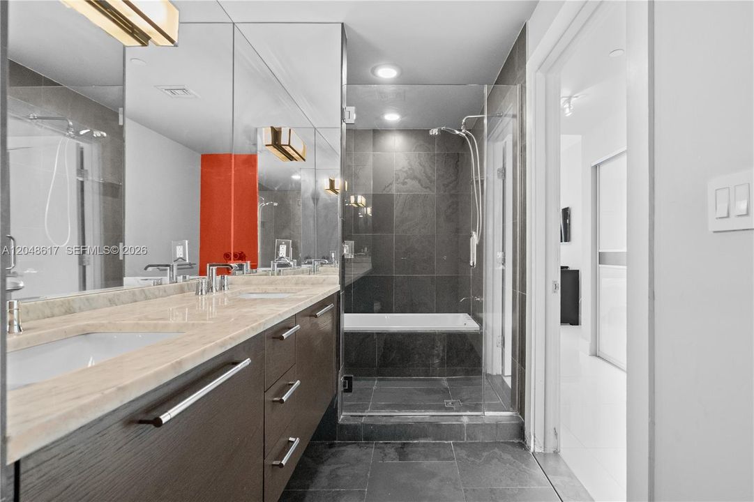Active With Contract: $6,100 (3 beds, 3 baths, 1450 Square Feet)