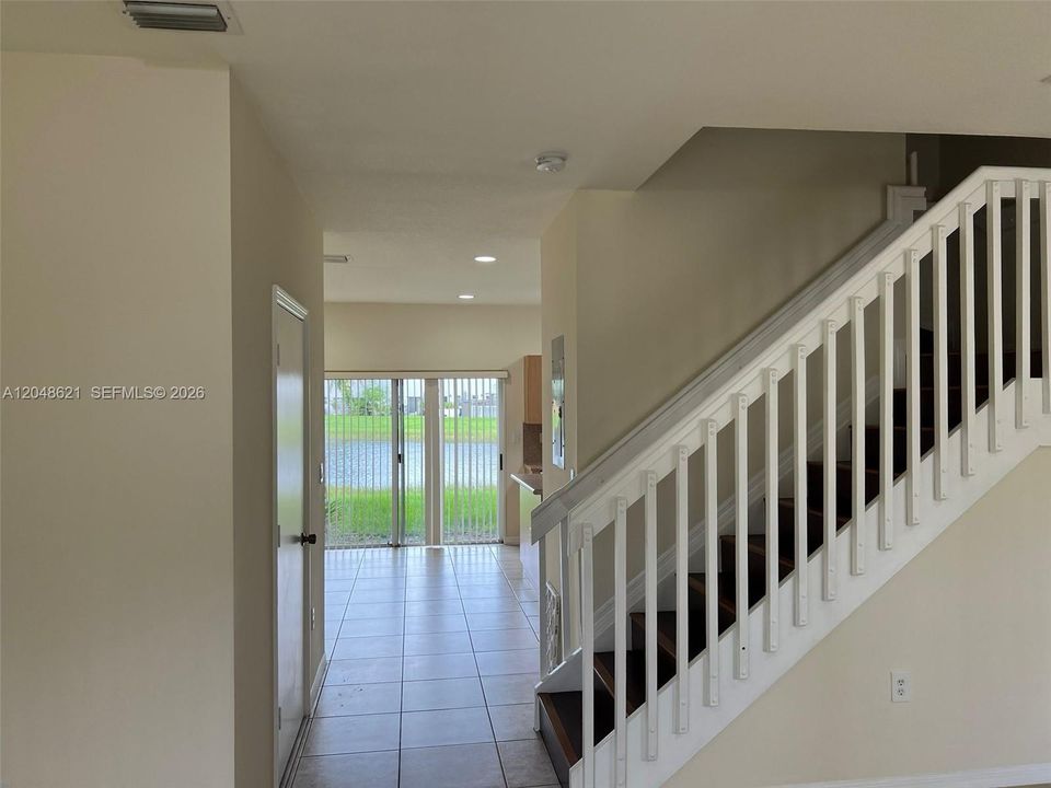 For Rent: $1,900 (2 beds, 2 baths, 1166 Square Feet)