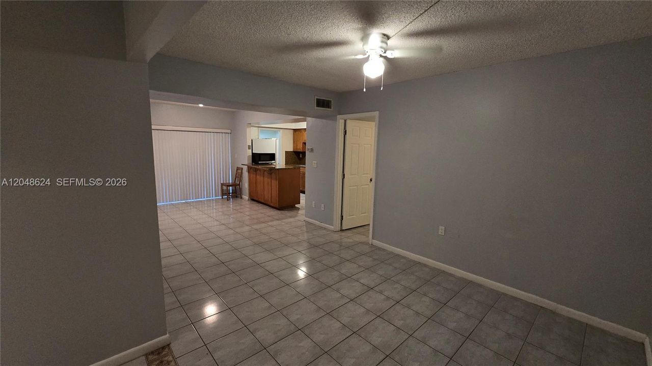 For Rent: $2,100 (2 beds, 1 baths, 1067 Square Feet)