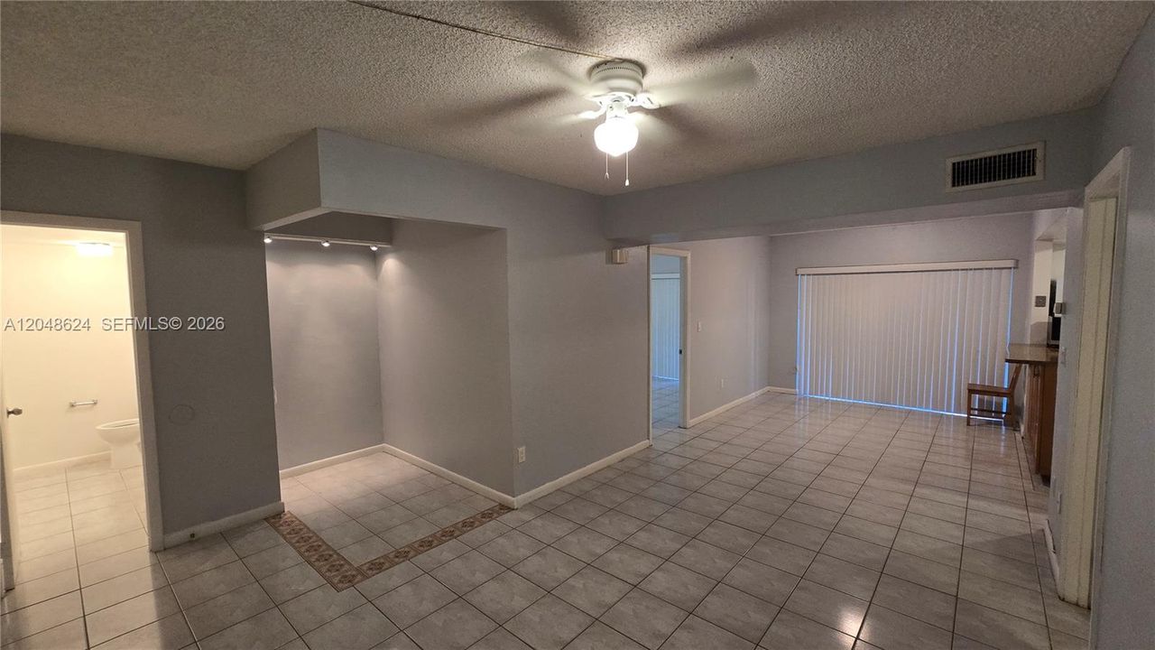 For Rent: $2,100 (2 beds, 1 baths, 1067 Square Feet)