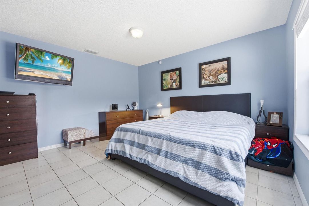 Spacious bedroom