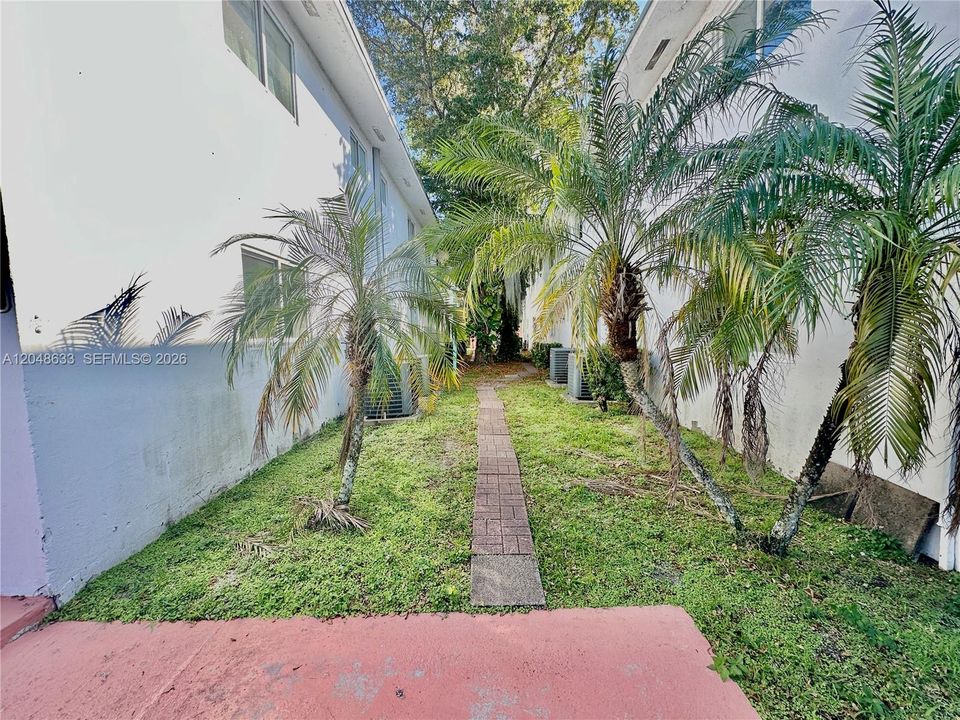 For Rent: $2,500 (3 beds, 2 baths, 1196 Square Feet)