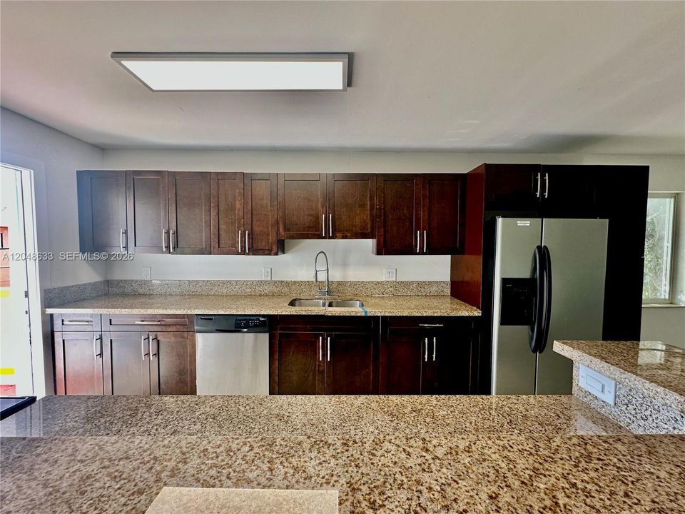 For Rent: $2,500 (3 beds, 2 baths, 1196 Square Feet)
