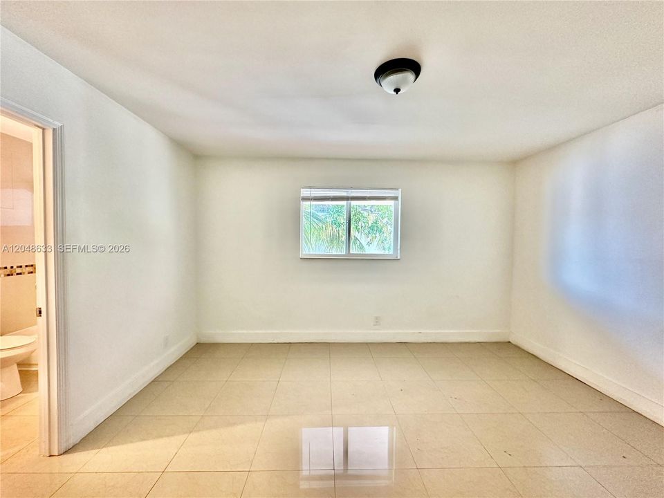 For Rent: $2,500 (3 beds, 2 baths, 1196 Square Feet)