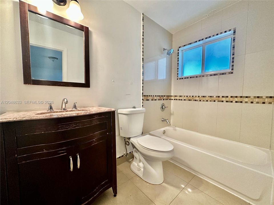 For Rent: $2,500 (3 beds, 2 baths, 1196 Square Feet)