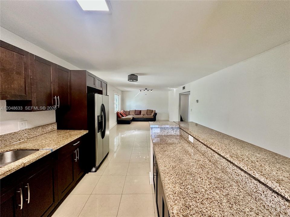 For Rent: $2,500 (3 beds, 2 baths, 1196 Square Feet)