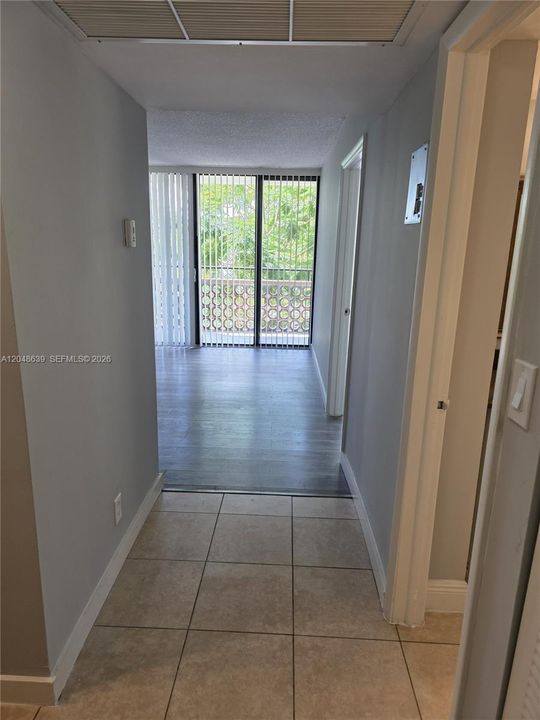 For Rent: $1,500 (1 beds, 1 baths, 543 Square Feet)