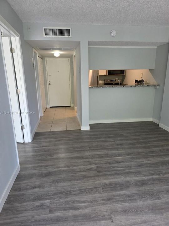 For Rent: $1,500 (1 beds, 1 baths, 543 Square Feet)