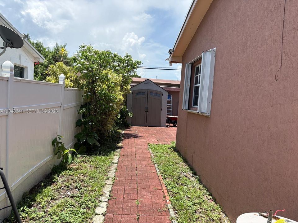 For Sale: $529,900 (3 beds, 2 baths, 1323 Square Feet)