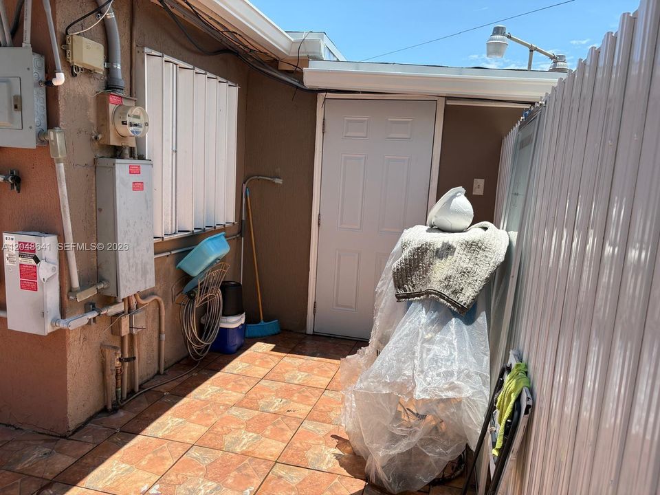 For Sale: $529,900 (3 beds, 2 baths, 1323 Square Feet)