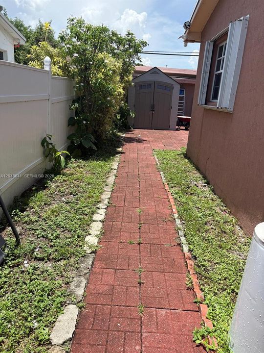 For Sale: $529,900 (3 beds, 2 baths, 1323 Square Feet)