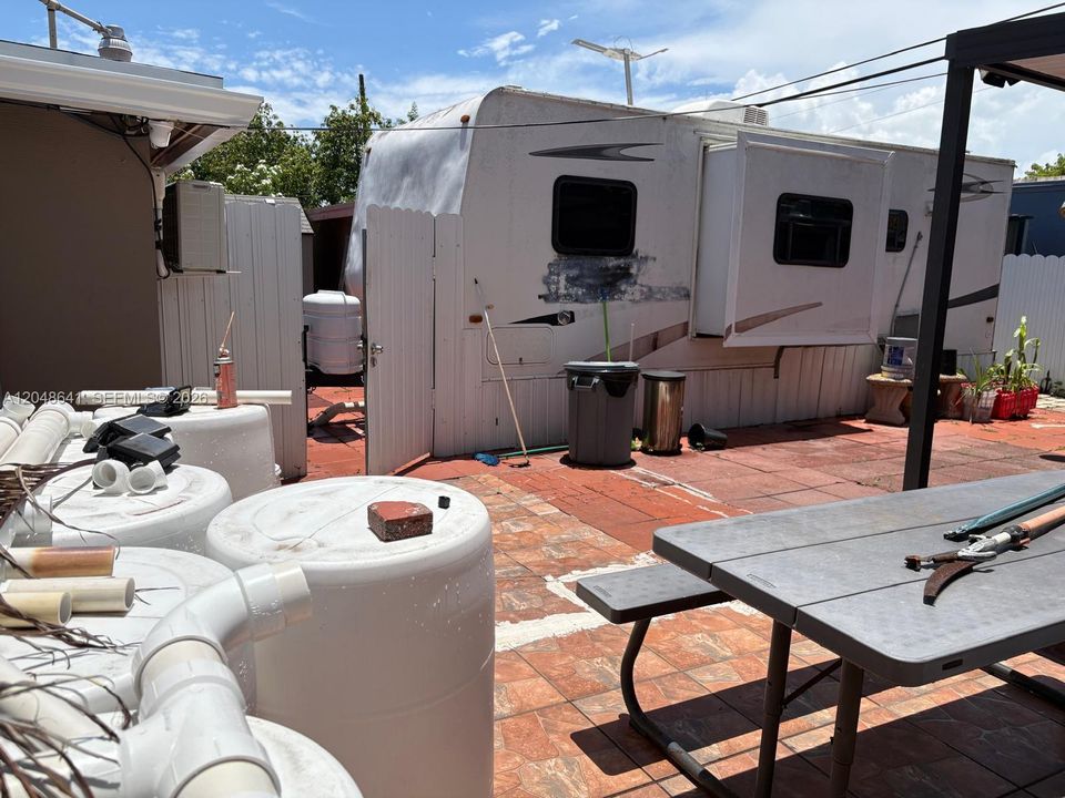 For Sale: $529,900 (3 beds, 2 baths, 1323 Square Feet)